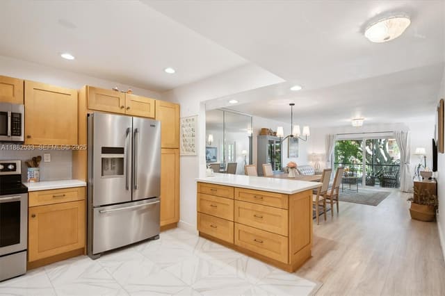 611 S Hollybrook Drive 205, sold in Hollybrook Golf And Tenni, Pembroke Pines, FL