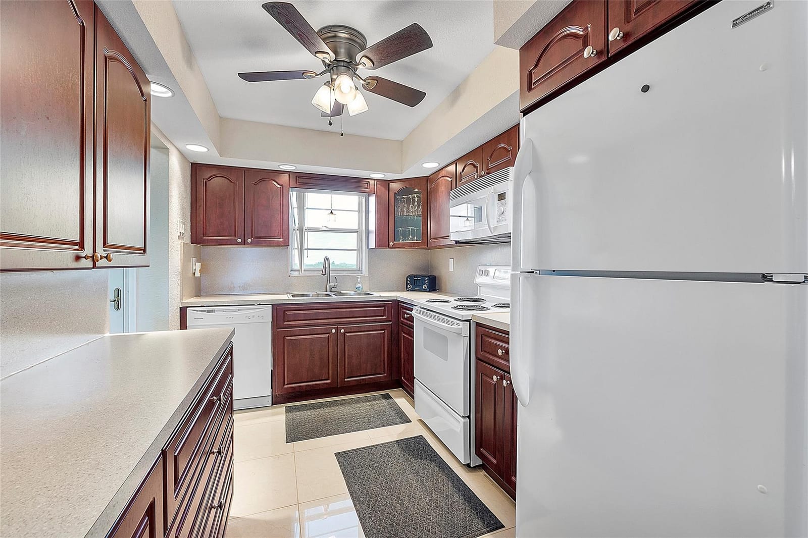 5860 NW 44th Street 706, Lauderhill, FL 33319 photo 2