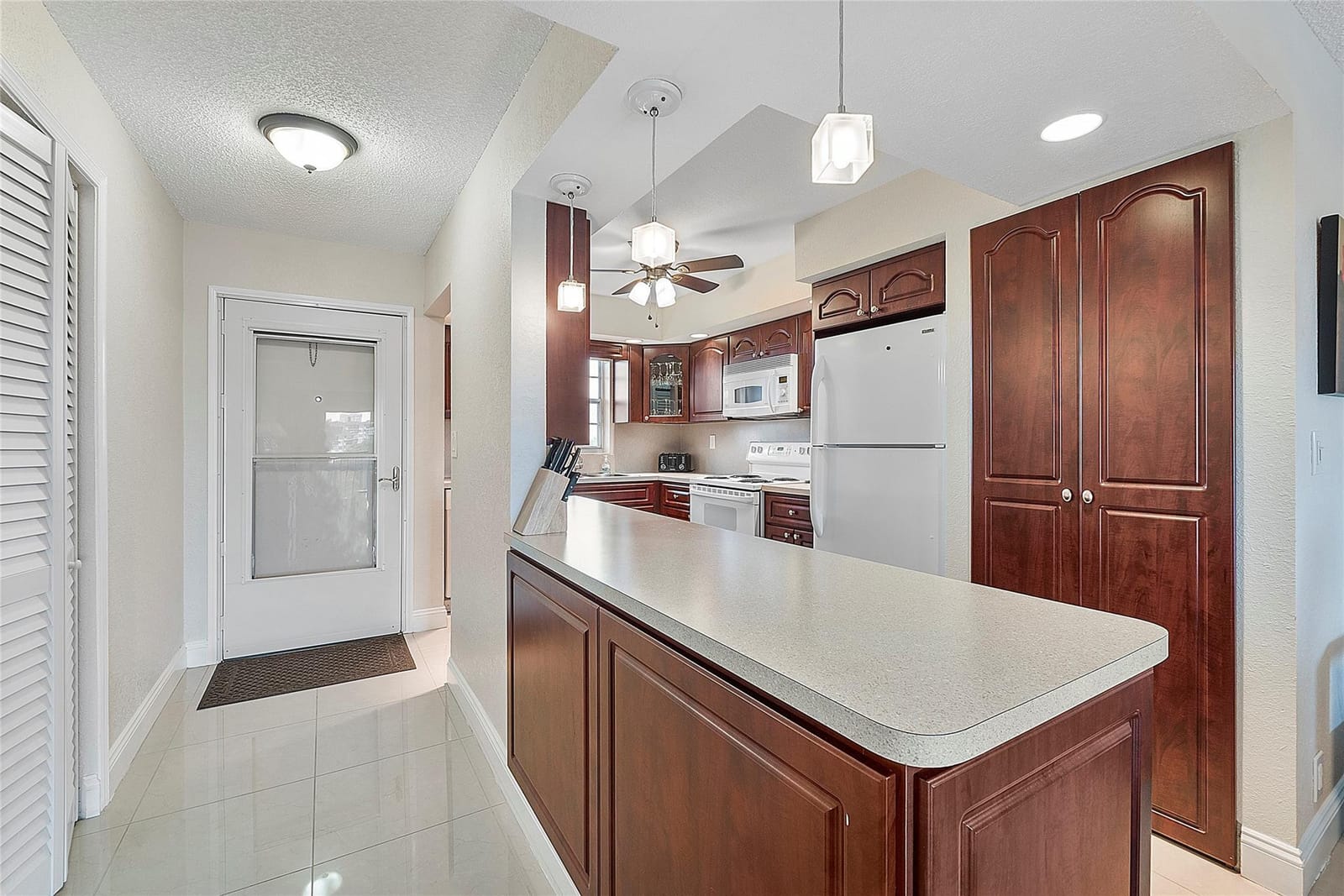 5860 NW 44th Street 706, Lauderhill, FL 33319 photo 3