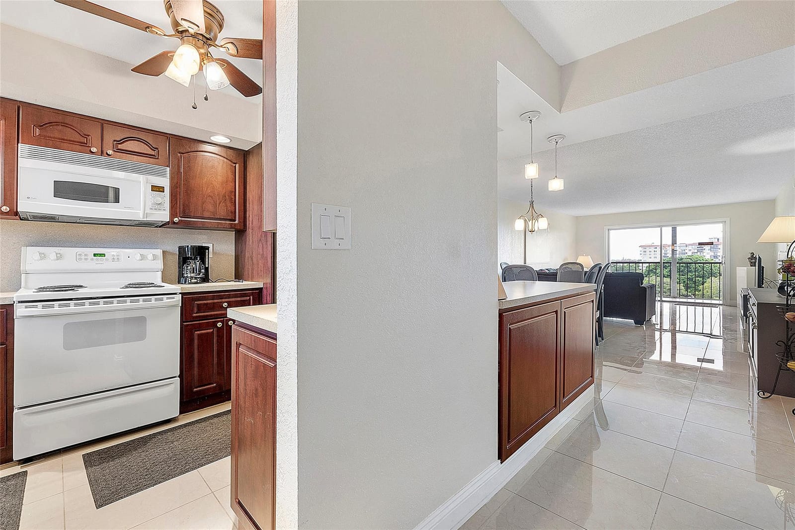 5860 NW 44th Street 706, Lauderhill, FL 33319 photo 4