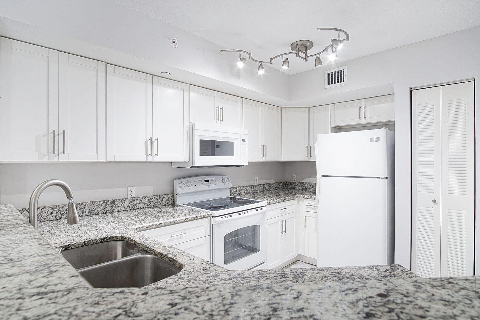 4041 San Marino Boulevard 307 — photo 8