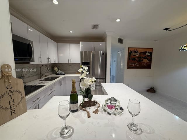 8851 Sunrise Lakes Boulevard 203, sold in Sunrise Lakes 76 Condo, Sunrise, FL