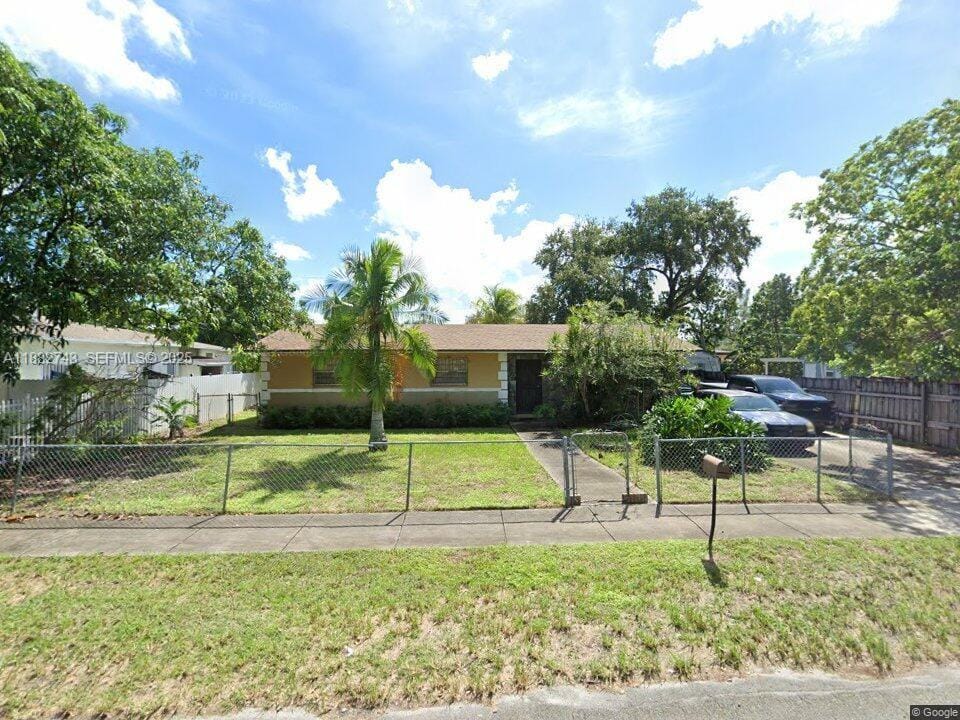 3 bedroom home for sale at 1370 112th, Miami, FL 33167 — $499,000