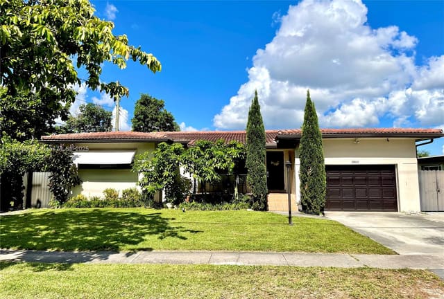 3860 NW 59th Avenue, Virginia Gardens, FL 33166