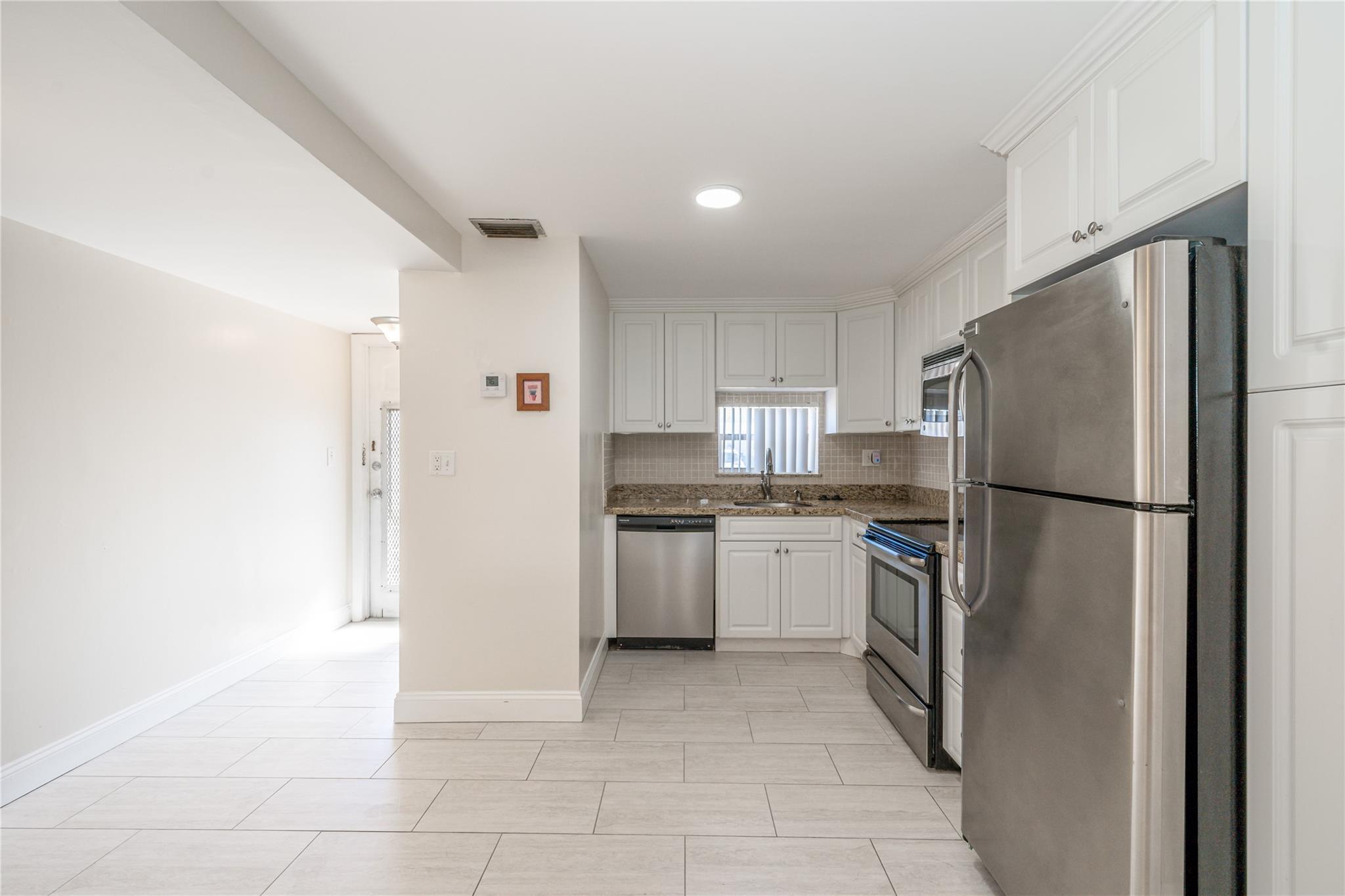 9523 S Hollybrook Lake Drive 107, Pembroke Pines, FL 33025, Pembroke Pines