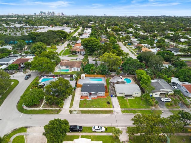 1410 SW 34th Terrace, sold in Pearl Estates, Fort Lauderdale, FL
