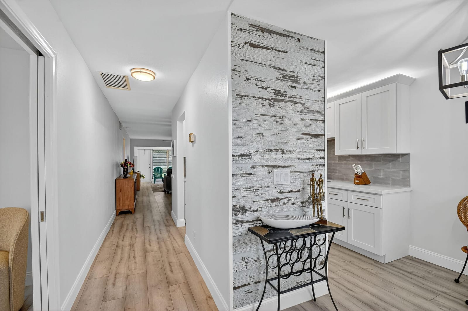 2411 Papaya Drive 103 — photo 2