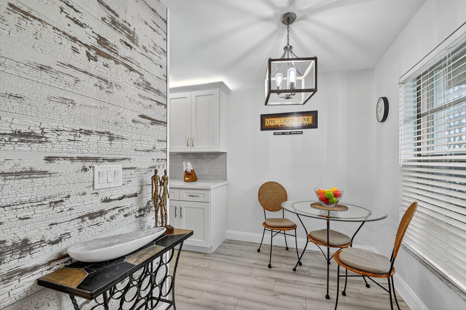 2411 Papaya Drive 103 — photo 9