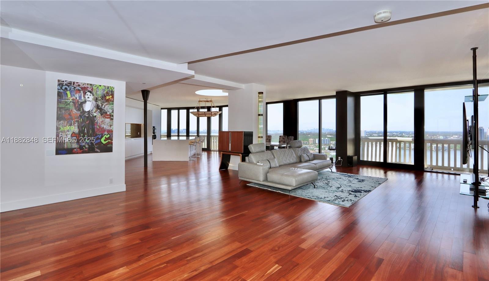 1000 Island Boulevard PH2 — photo 2