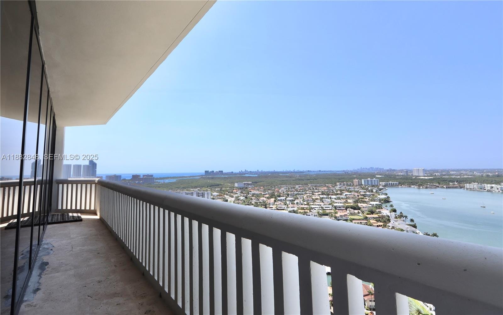 1000 Island Boulevard PH2, Aventura, FL 33160 photo 13
