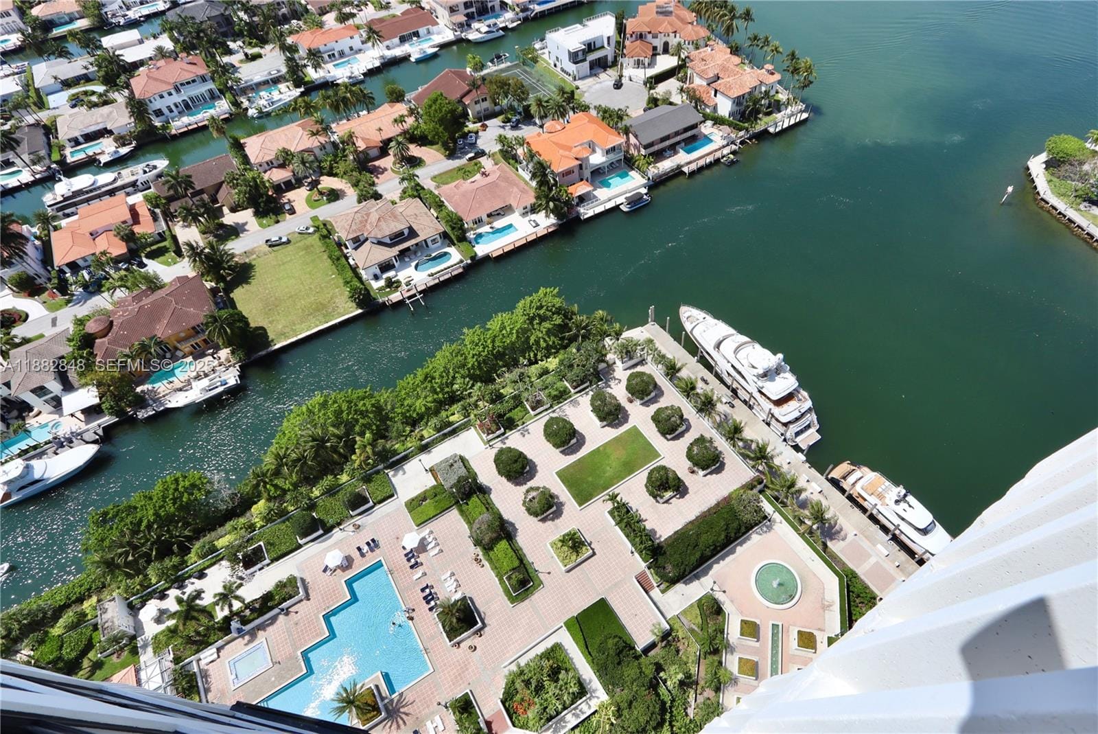 1000 Island Boulevard PH2, Aventura, FL 33160 photo 28