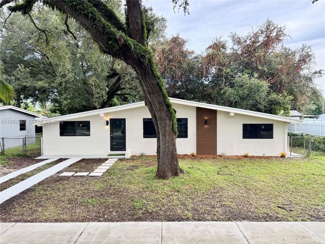 3101 NW 164th Terrace, sold in Pine Tree Park, Miami Gardens, FL