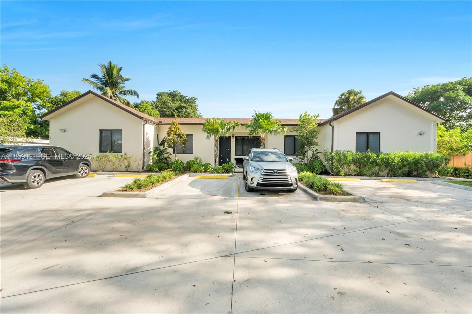 5737 Cleveland Street, Hollywood, FL 33021 photo 2