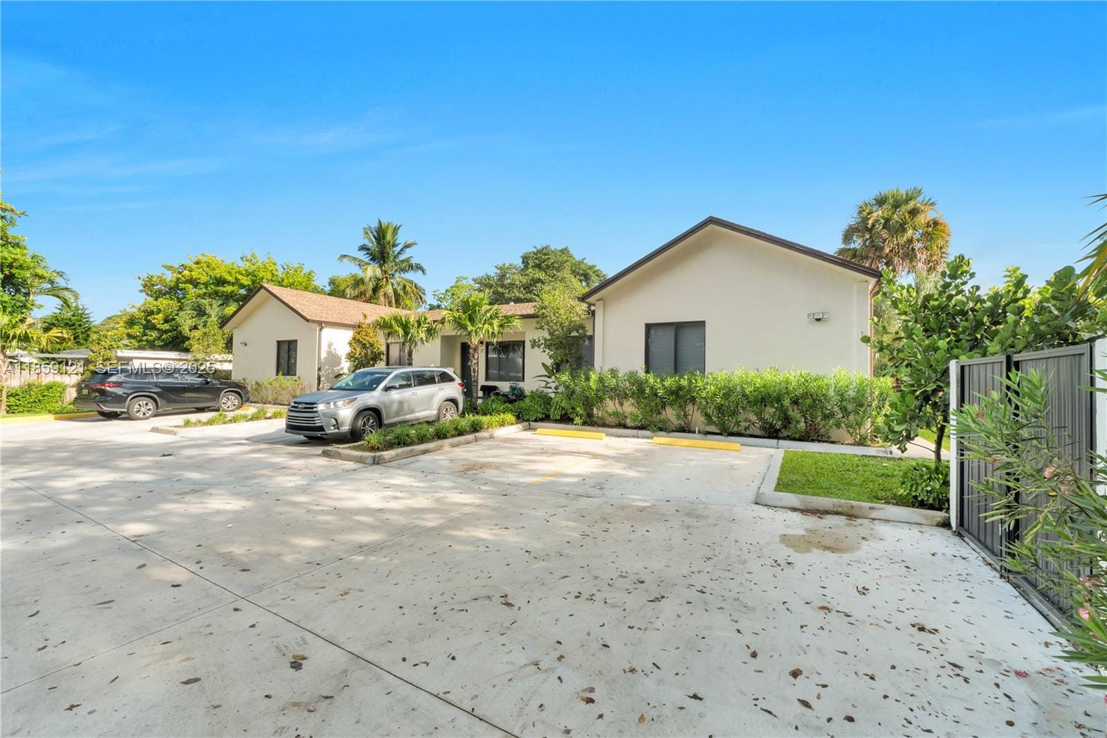 5737 Cleveland Street, Hollywood, FL 33021 photo 3