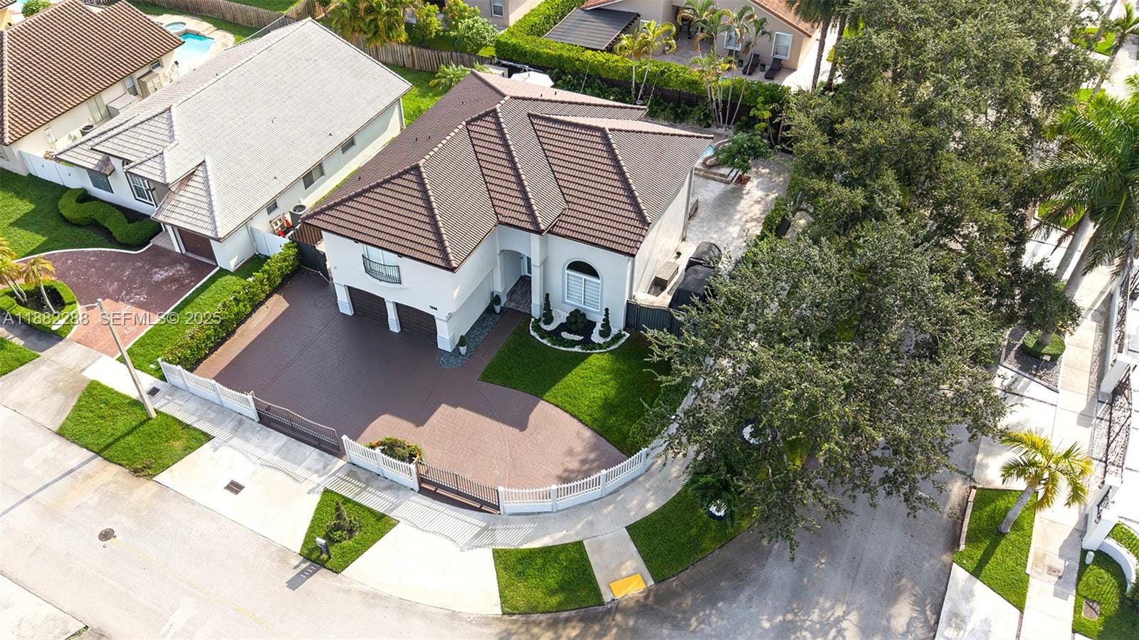 1385 SW 143rd Court — photo 3