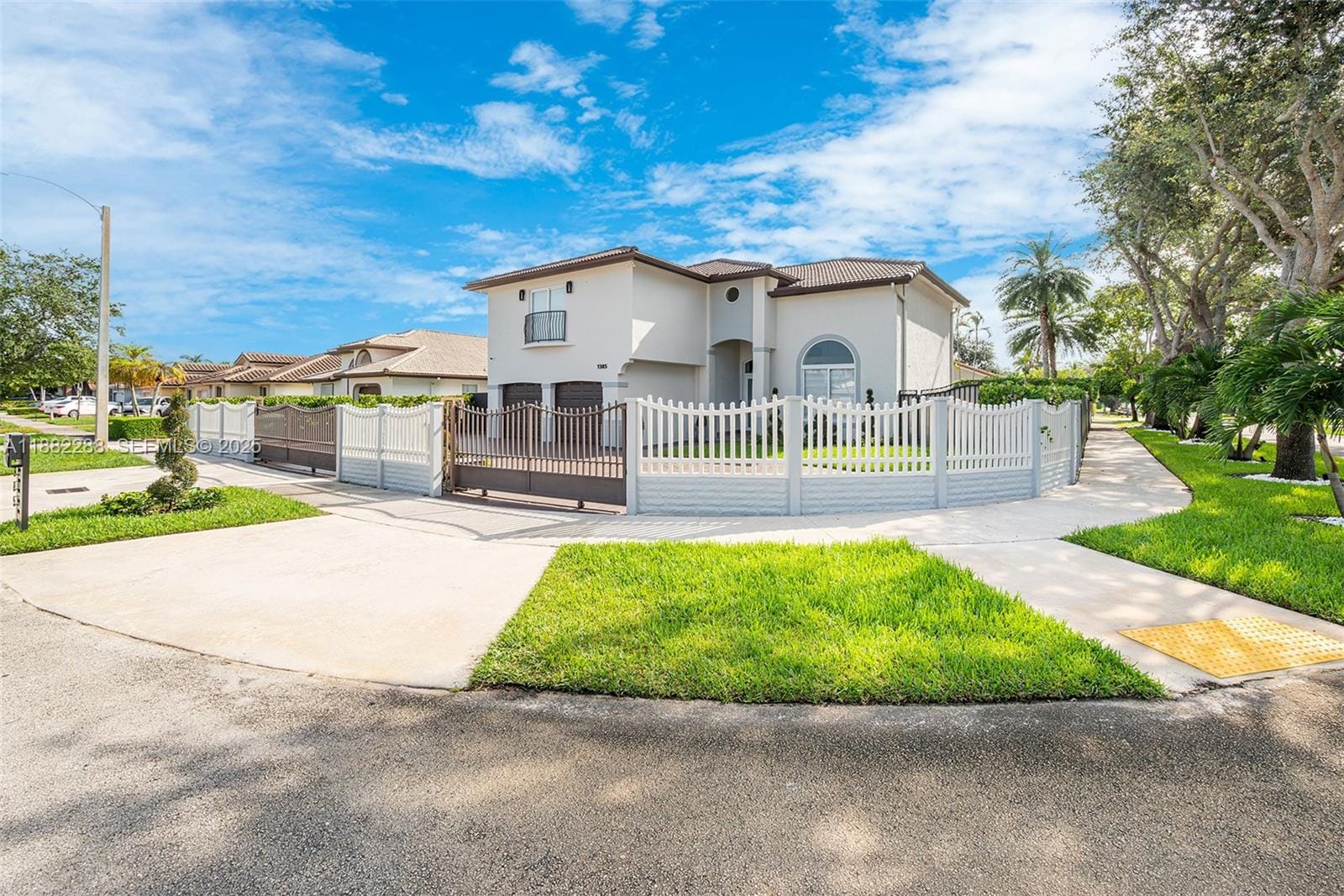1385 SW 143rd Court — photo 4