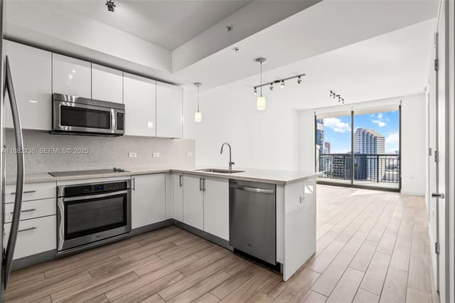 999 SW 1st Avenue 2208, sold in Nine At Mary Brickell Vil, Miami, FL