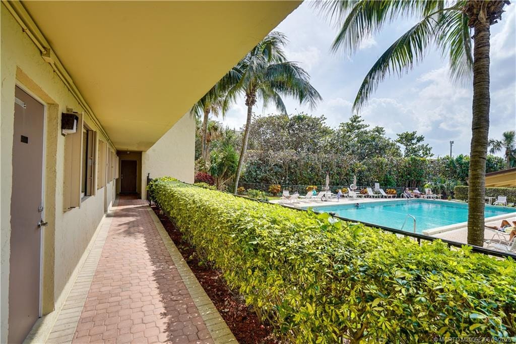 10310 S Ocean Drive 108 — photo 4