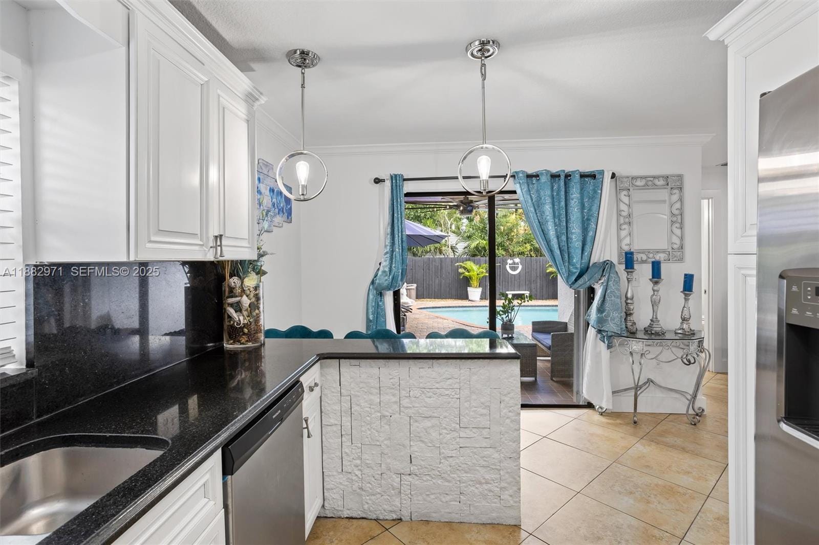529 El Prado, West Palm Beach, FL 33405 photo 15