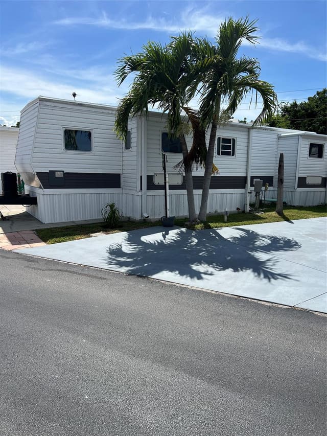 7950 State Road 78 #152, sold in Big O Rv Park, Okeechobee, FL