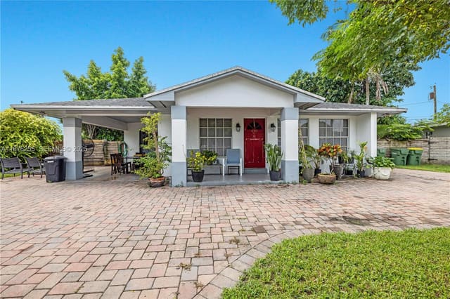 690 NW 18th Street, Homestead, FL 33030