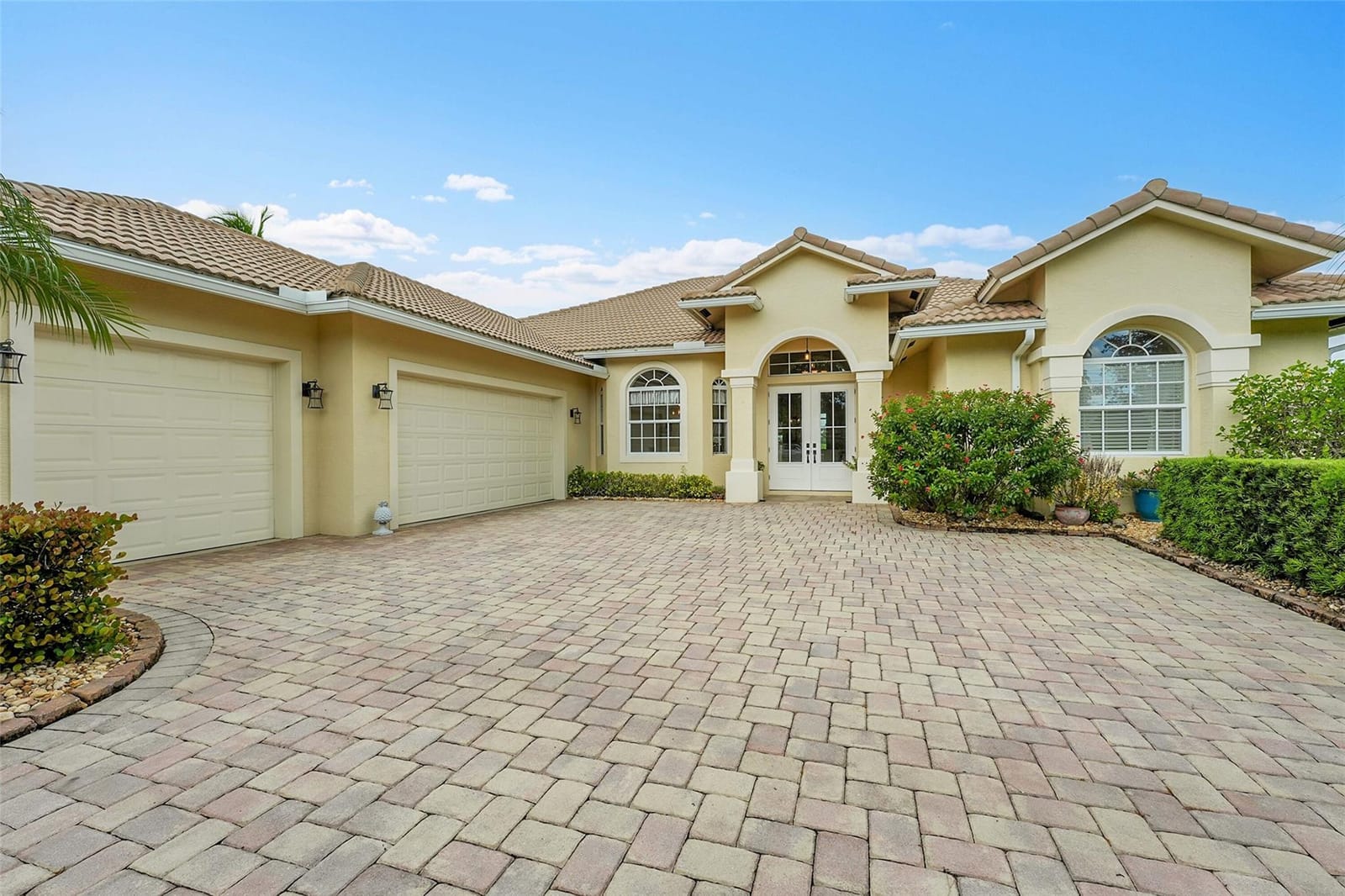 2997 Conifer Drive — photo 2
