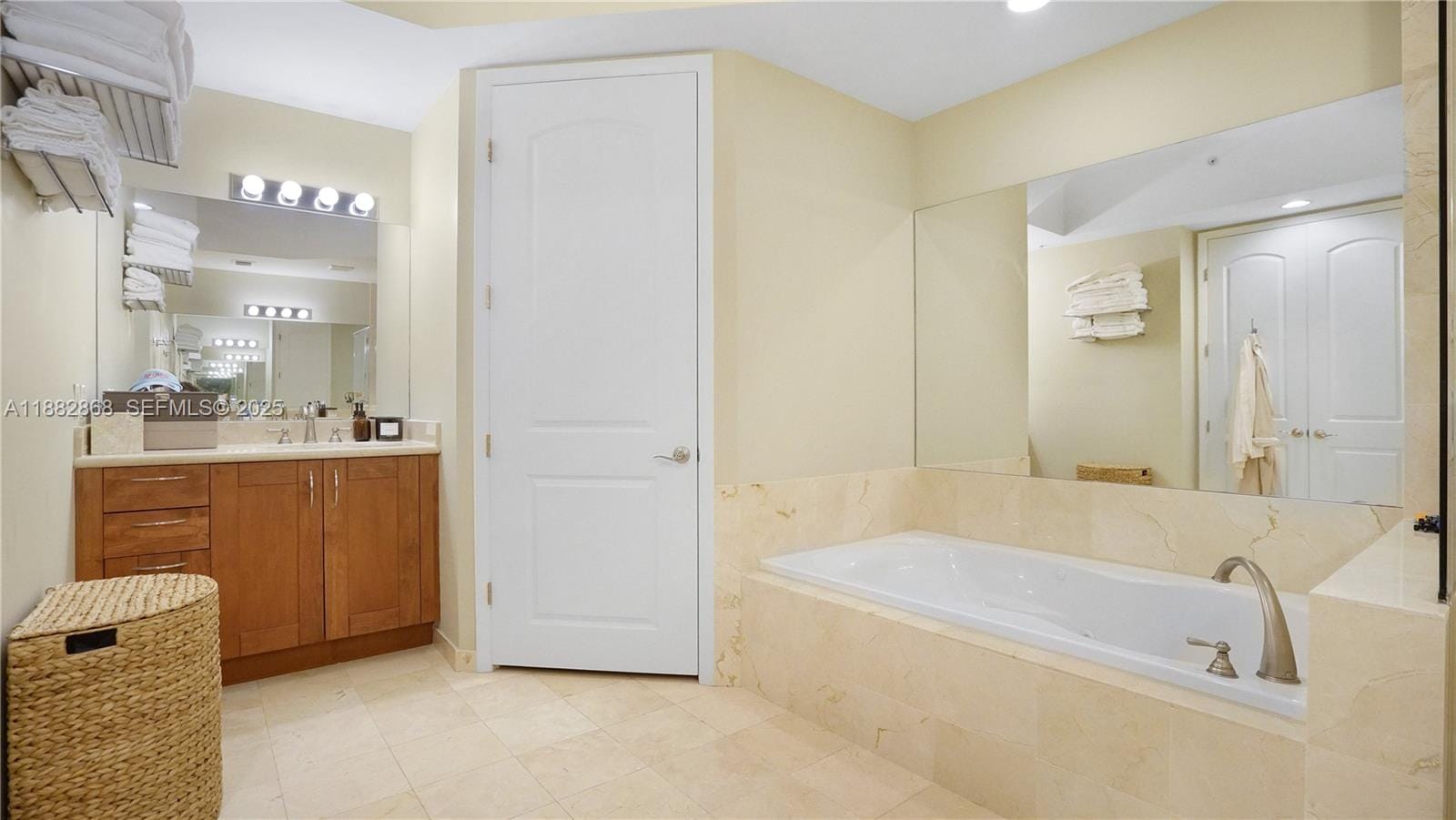 642 Valencia Avenue 207, Coral Gables, FL 33134 photo 24