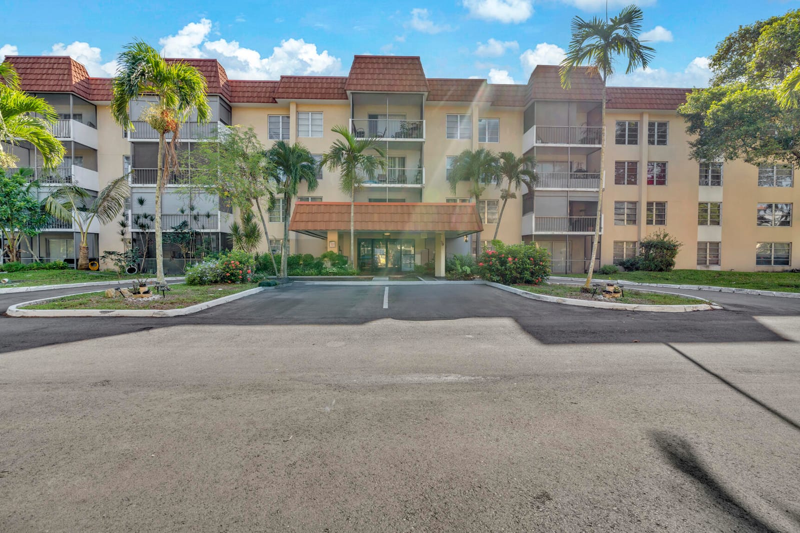 4166 Inverrary Drive 304 — photo 9