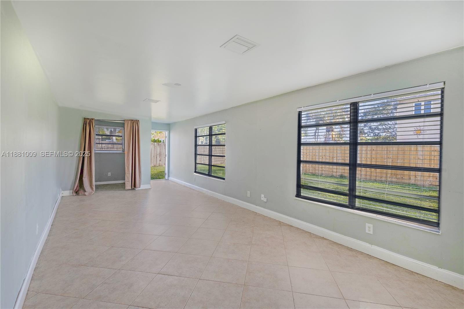 4410 NW 10th Street — photo 9