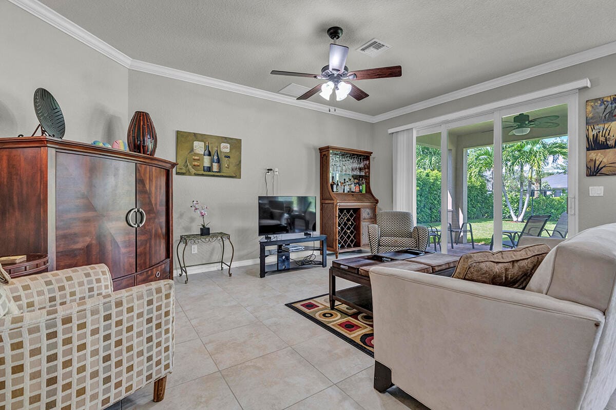 7077 Damita Drive, Lake Worth, FL 33463 photo 11