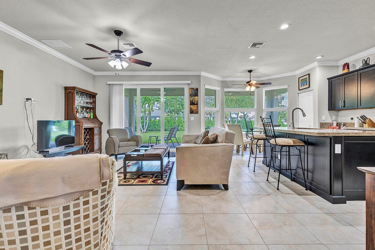 7077 Damita Drive, Lake Worth, FL 33463 photo 3
