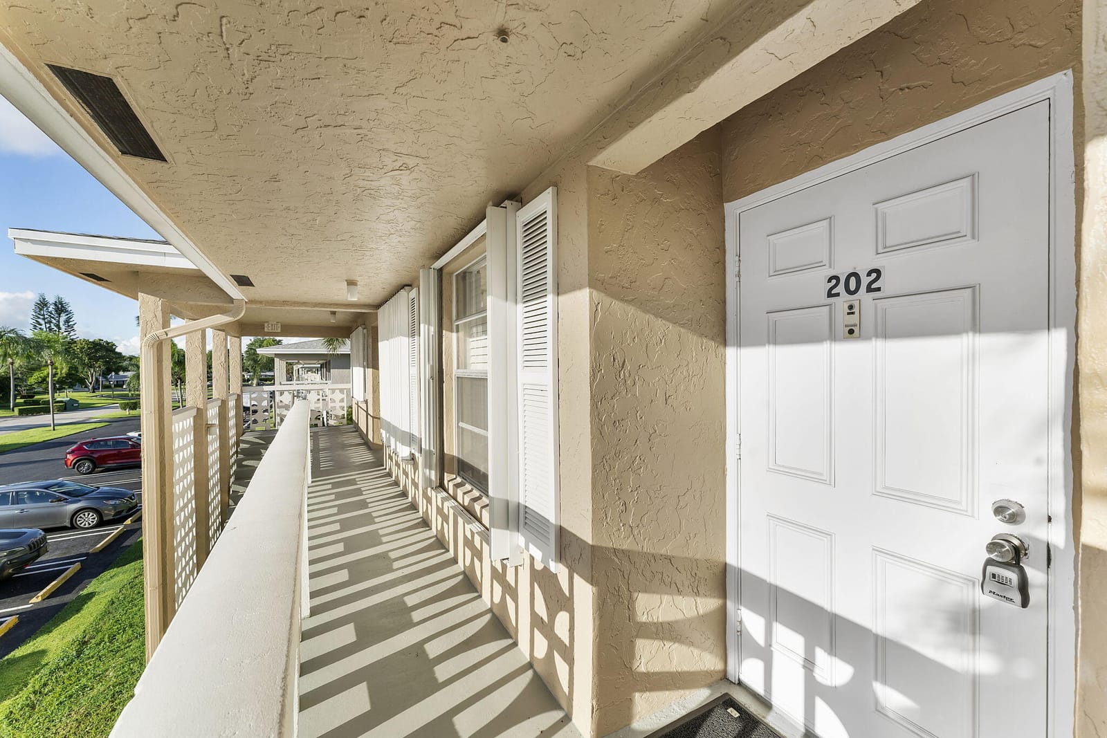 1050 Citrus 202 — photo 2