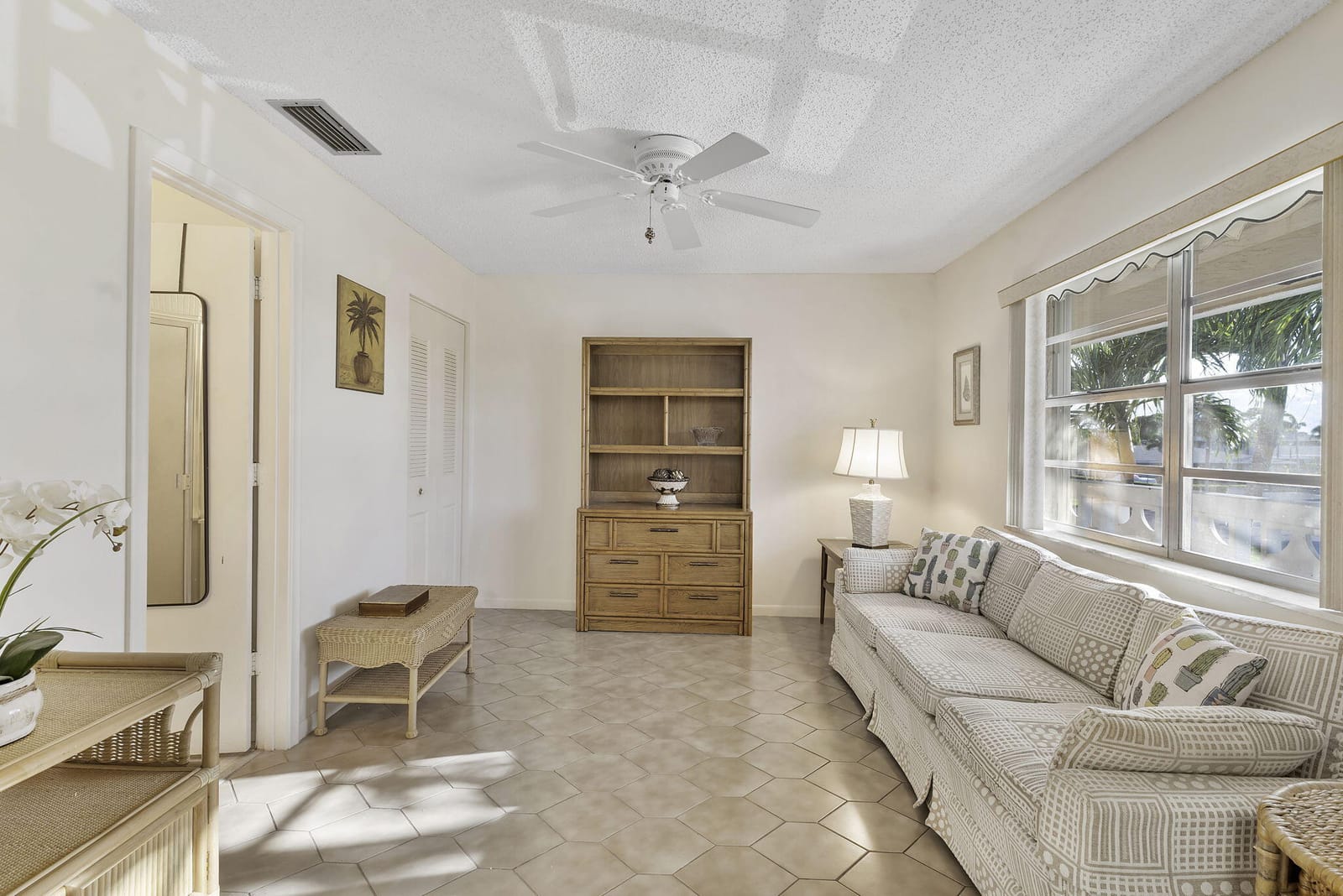 1050 Citrus 202 — photo 4