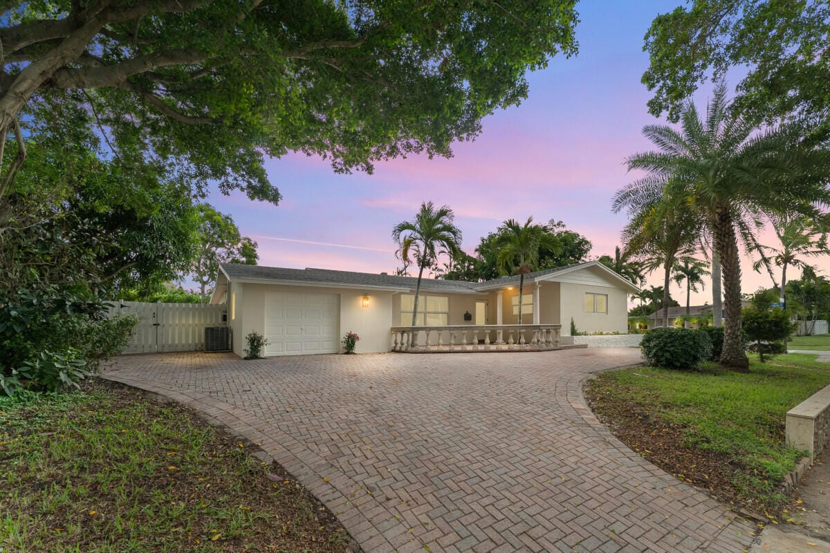 561 Anchorage Drive, North Palm Beach, FL 33408