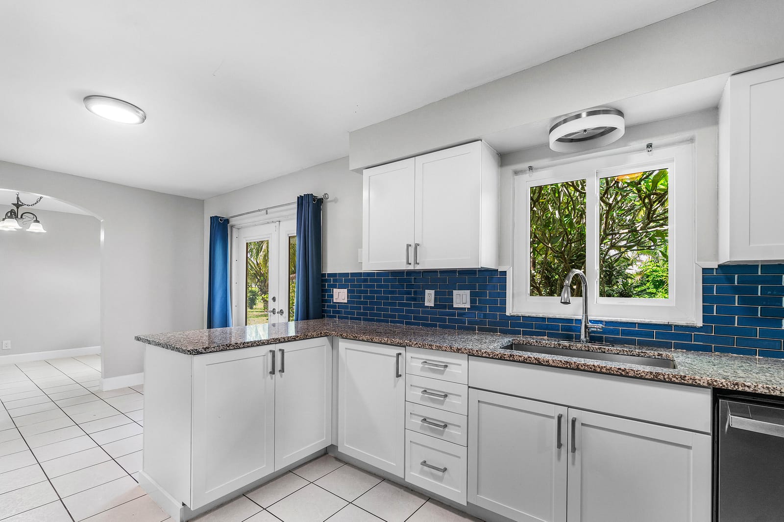 1179 Fernlea Drive — photo 4