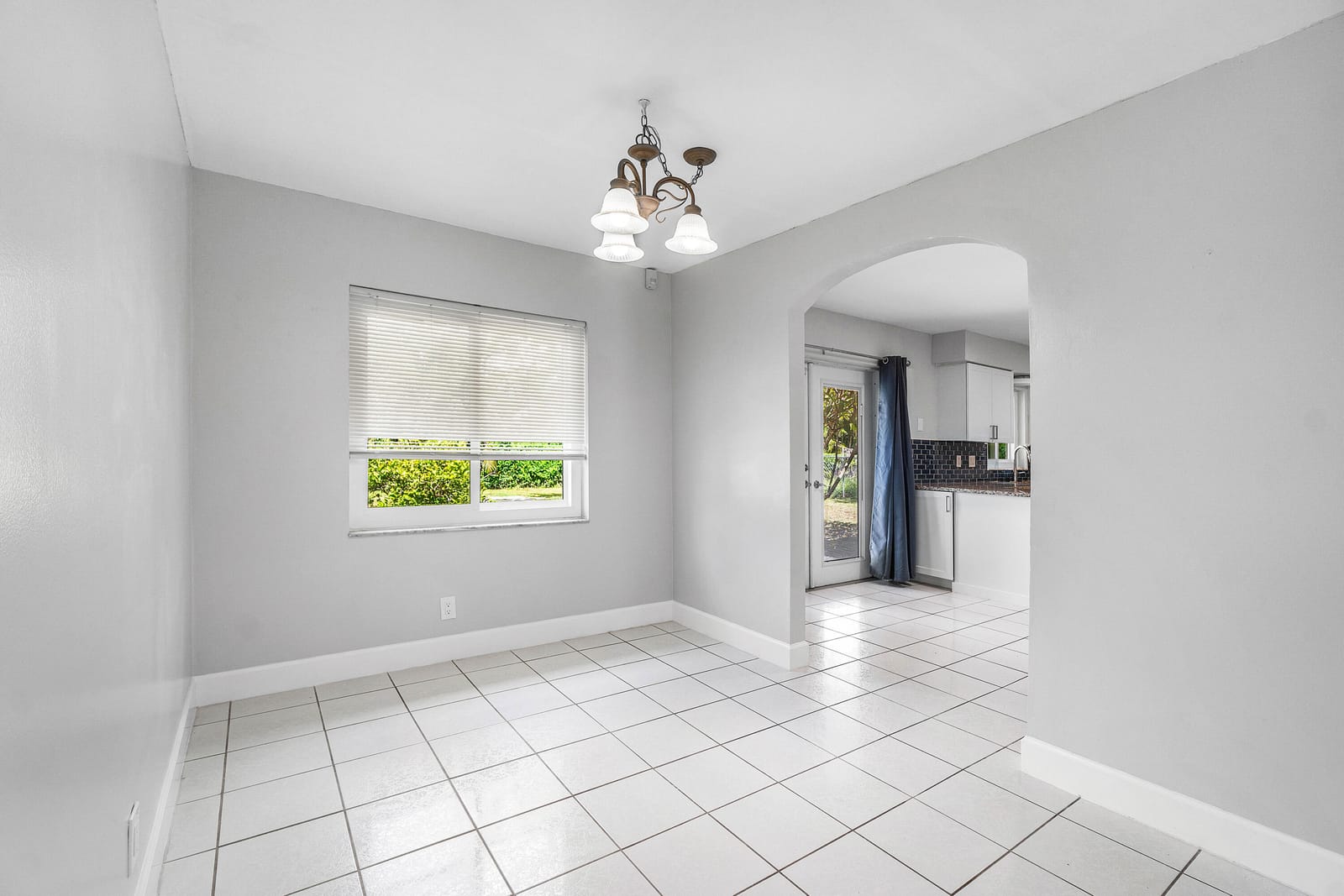 1179 Fernlea Drive — photo 7