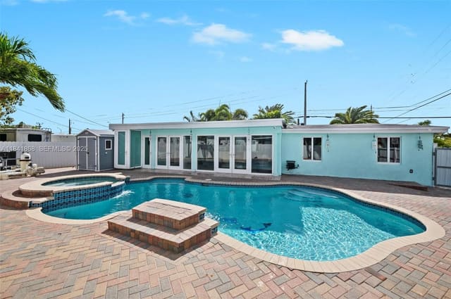 2801 SW 107 Avenue, sold in West Coral Park, Miami, FL