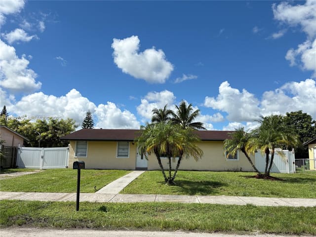 548 SW 16th Terrace, sold in Avocado Villas, Homestead, FL