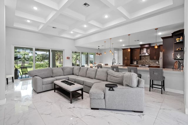2807 SW South Calabria Circle, Port St. Lucie, FL 34953