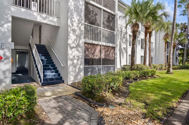 2512 SE Anchorage Cove B-1, sold in Anchorage On The St Lucie, A Condominium, Port St Lucie, FL