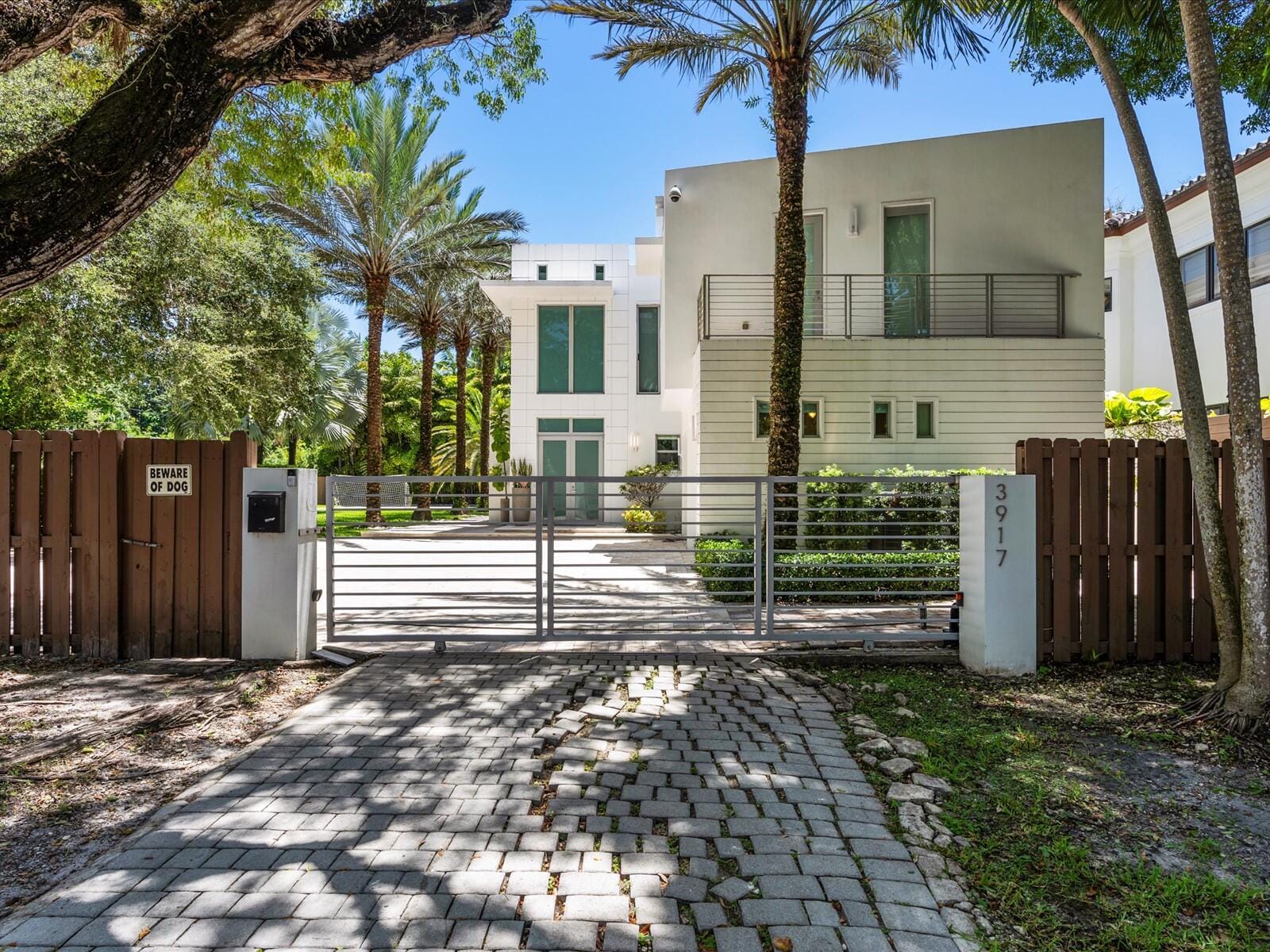 3917 SW 42nd Avenue — photo 3