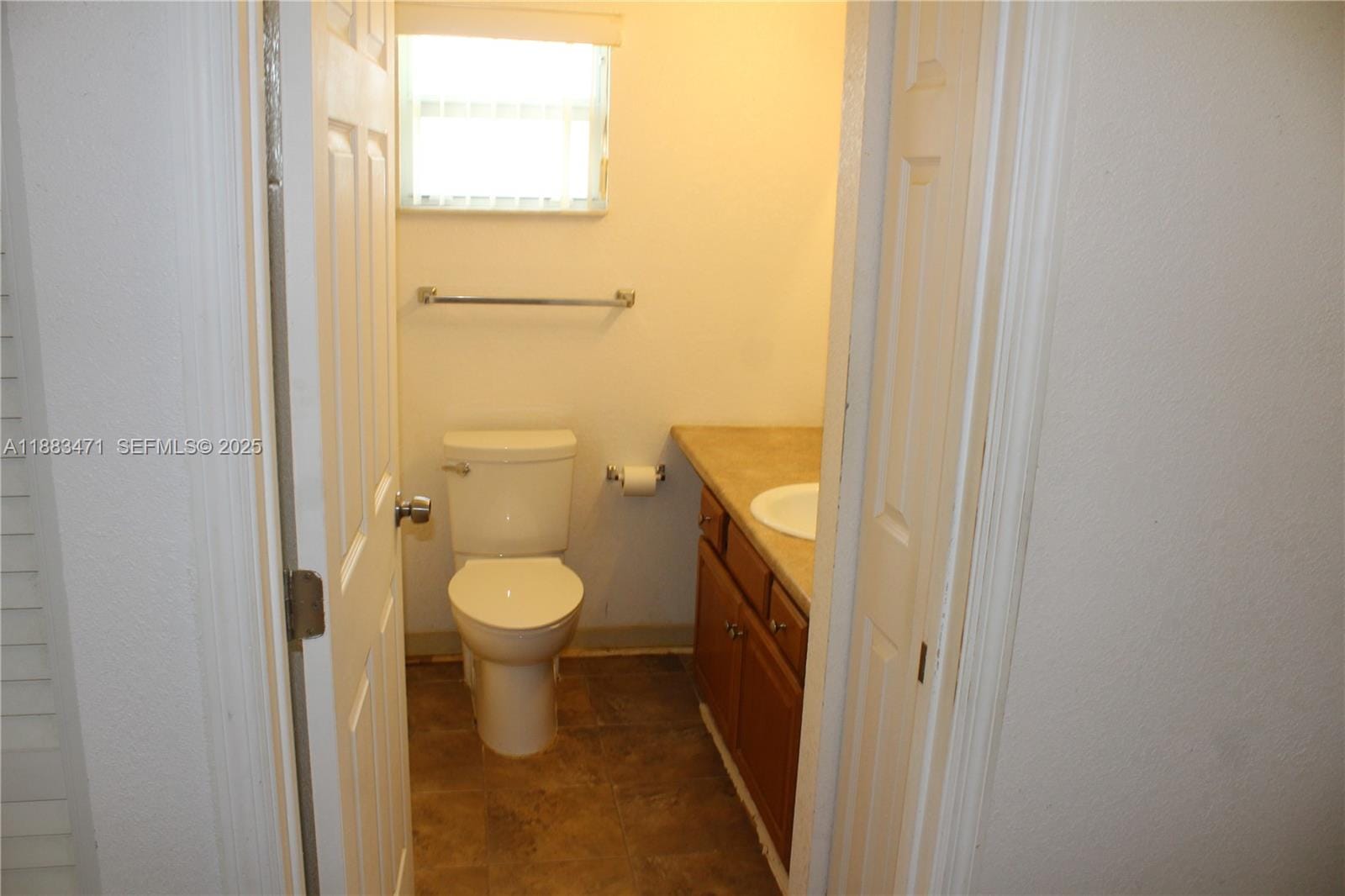 2330 NW 100th Street, Miami, FL 33147 photo 5