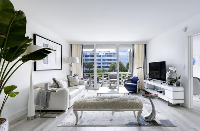 2760 S Ocean Boulevard 213, sold in Regency Of Palm Beach Inc, Palm Beach, FL