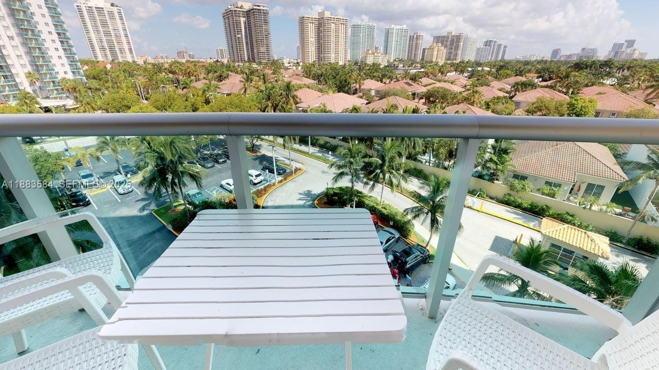 19370 Collins Avenue 620 — photo 4
