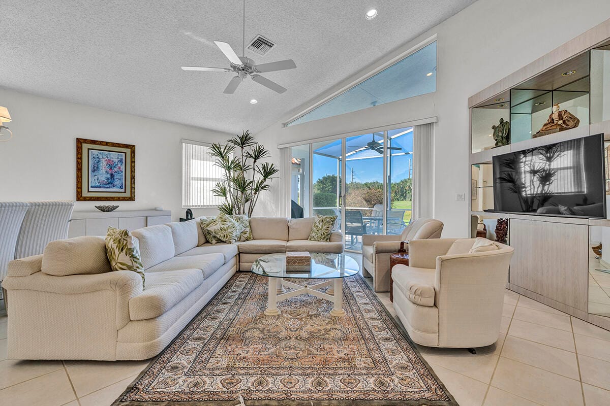 11909 Fountainside Circle, Boynton Beach, FL 33437 photo 2