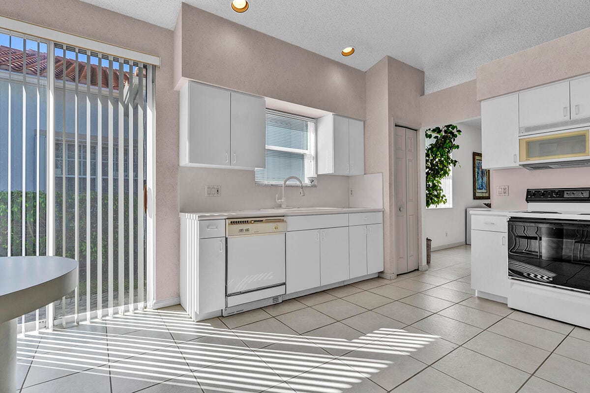 11909 Fountainside Circle, Boynton Beach, FL 33437 photo 8