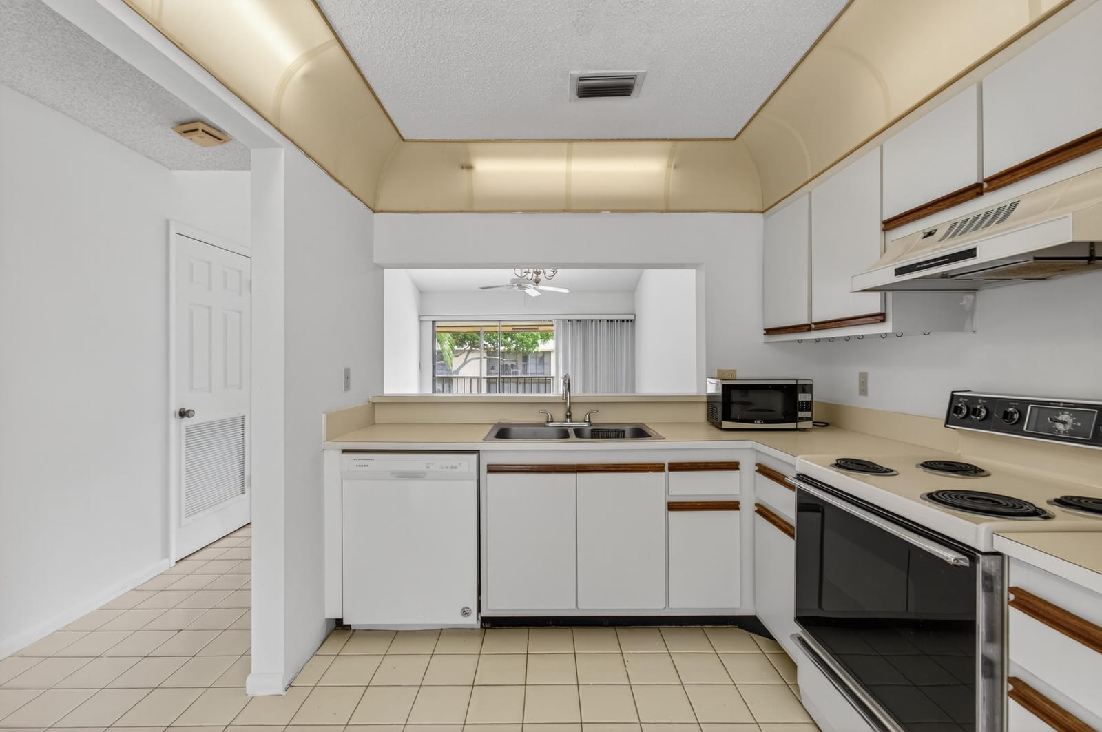 3939 NE 5th Avenue C203, Boca Raton, FL 33431 photo 3