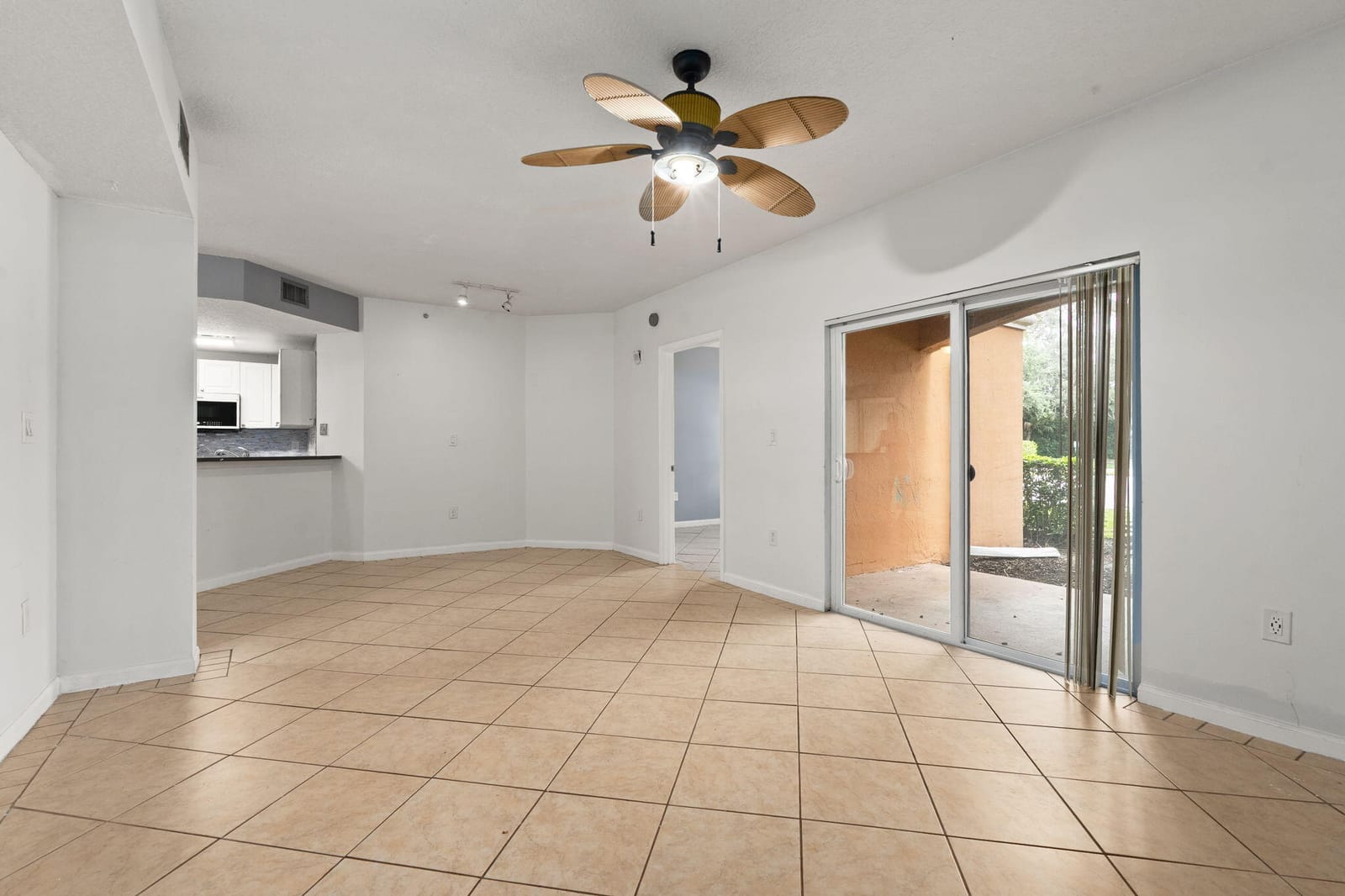 5080 Fairways Circle 102, Vero Beach, FL 32967 photo 13