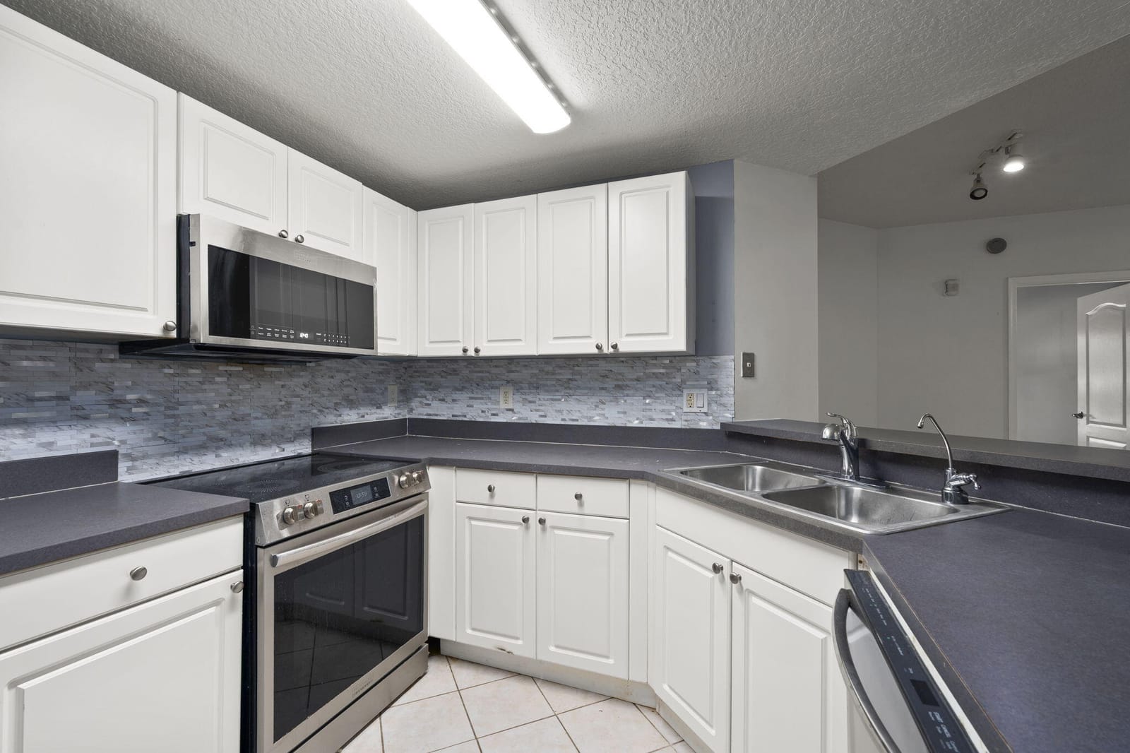 5080 Fairways Circle 102, Vero Beach, FL 32967 photo 9