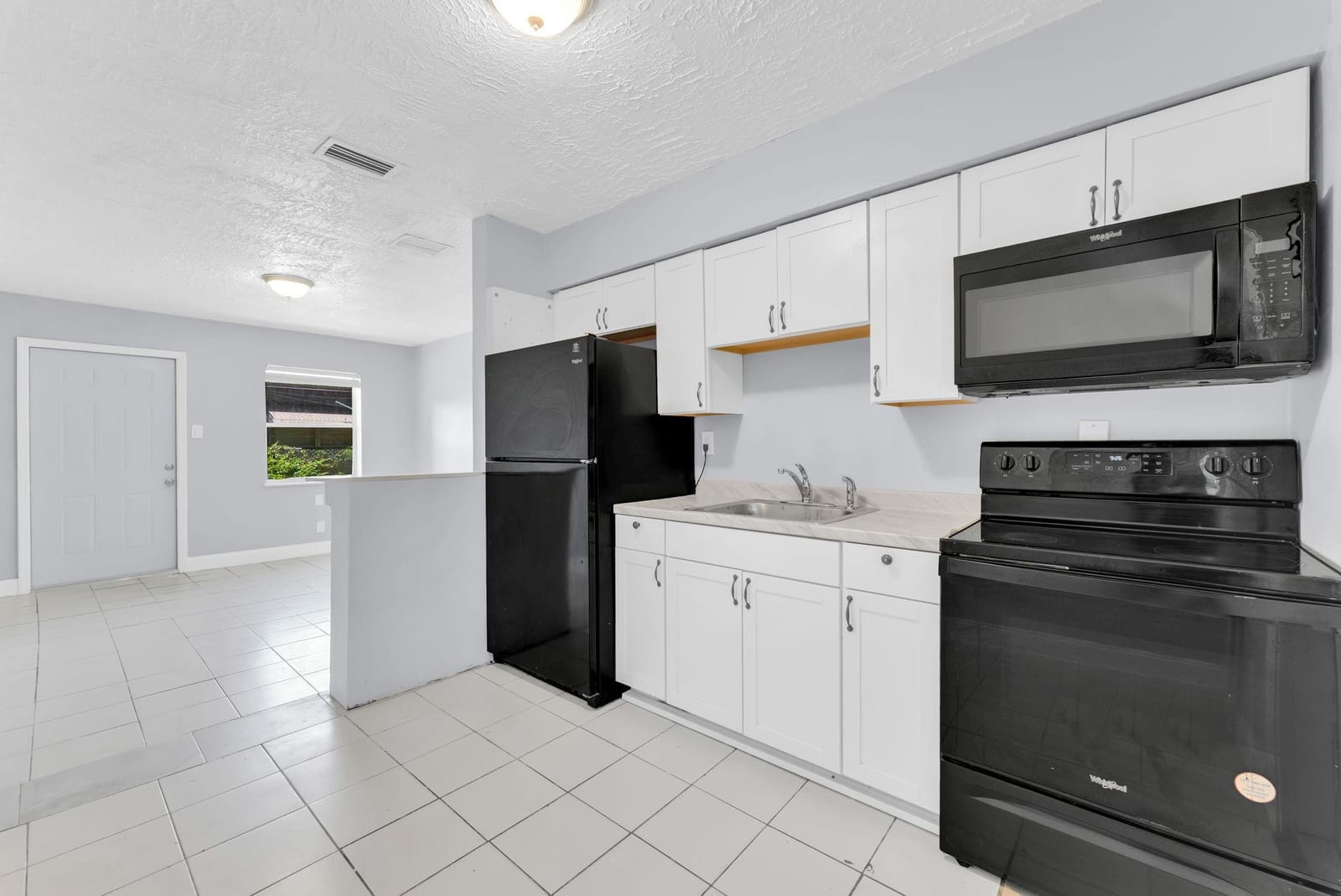 746 SW 4th Street — photo 9